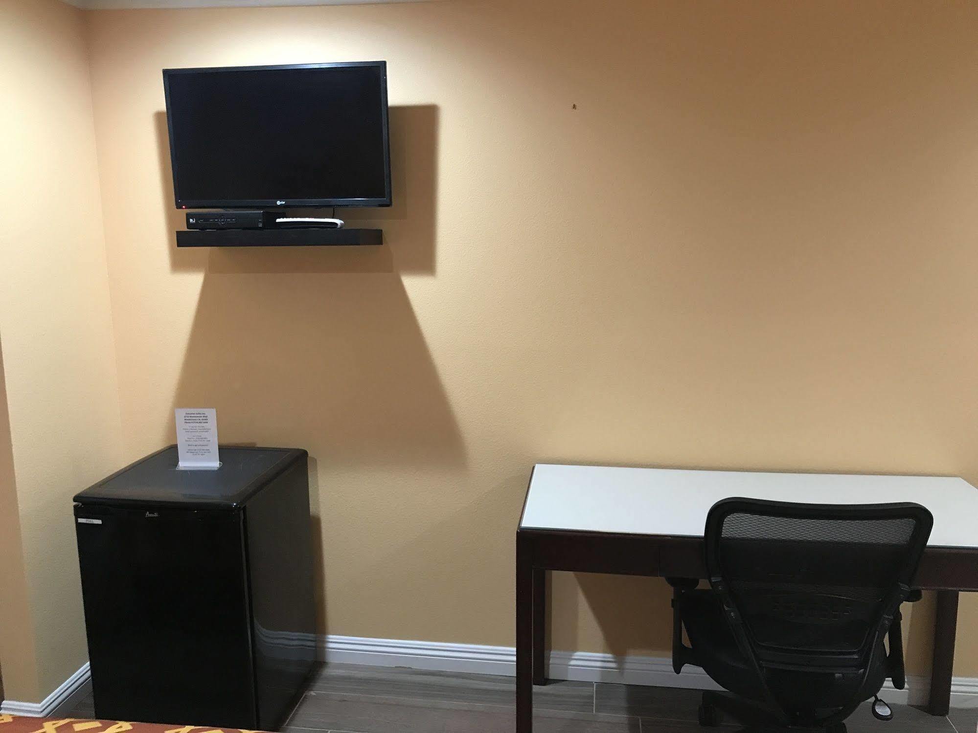 Executive Suites Inn Westminster Extérieur photo